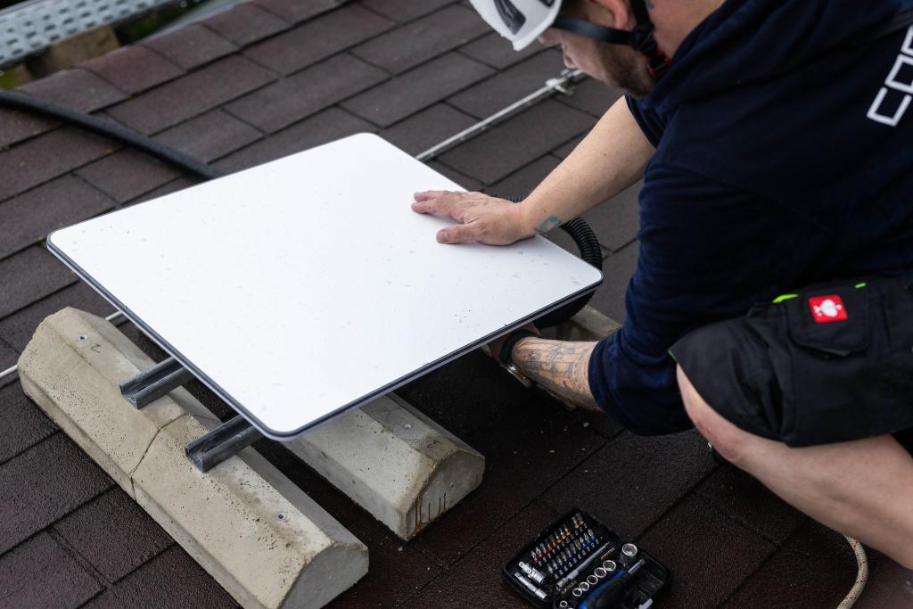 Starlink-Terminals sind im Iran verboten, werden aber ins Land geschmuggelt. (Archivbild) - Foto: Philipp von Ditfurth/dpa