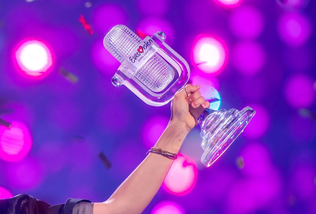 Um diese Trophäe geht es - und den ESC-Sieg in Wien. - Foto: Jens Büttner/dpa