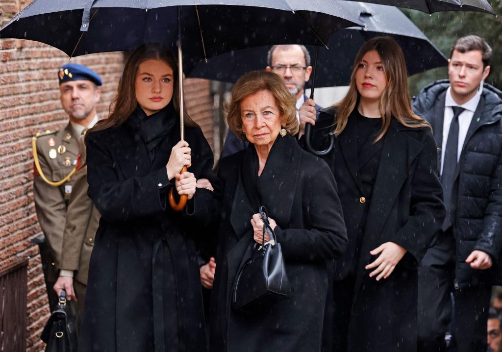 Die spanische Königsfamilie hat bei einer Trauerfeier Abschied von Irene von Griechenland, der Schwester der spanischen Altkönigin Sofía, genommen. - Foto: José Ruiz/EUROPA PRESS/dpa