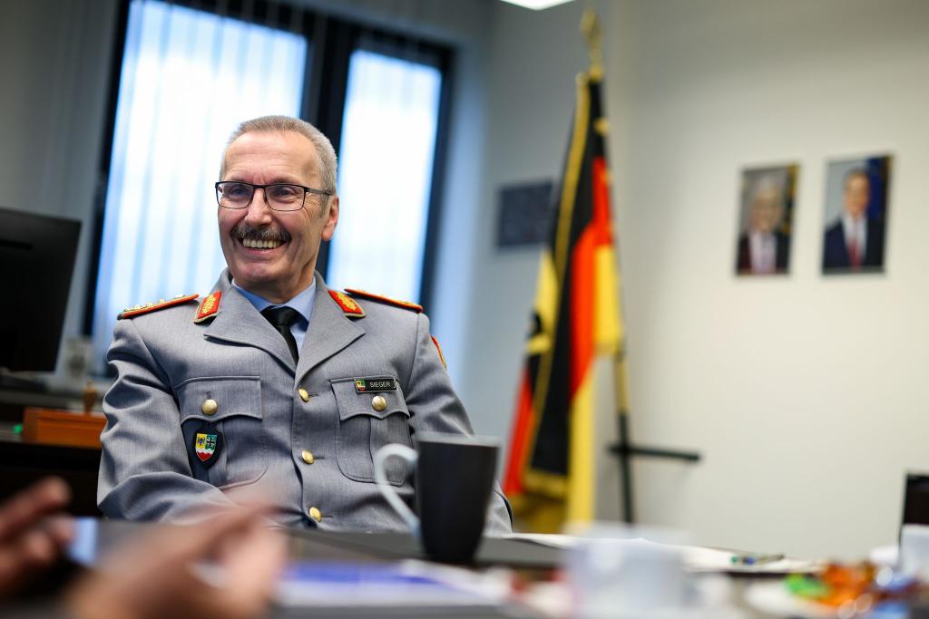 Generalleutnant Robert Sieger - Foto: Christoph Reichwein/dpa