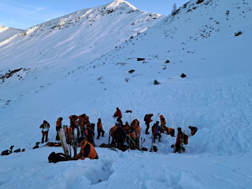 Rettungskräfte waren am Finsterkopf im Einsatz. - Foto: ---/Hundestaffel Bergrettung/dpa