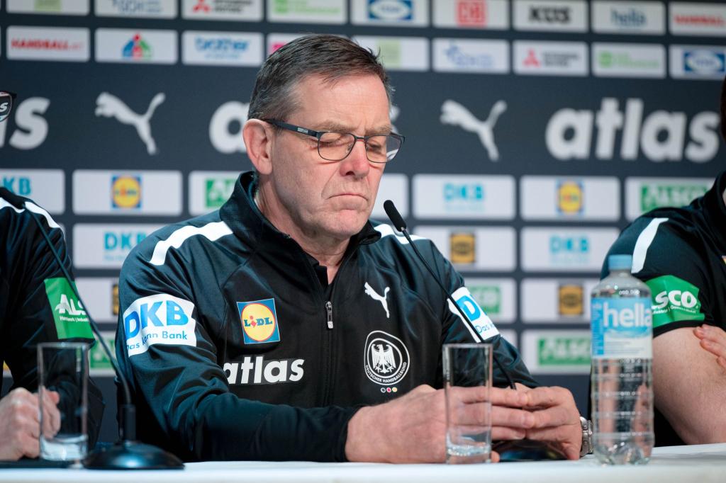 Für Alfred Gislason steht im EM-Duell mit Spanien einiges auf dem Spiel. - Foto: Sina Schuldt/dpa