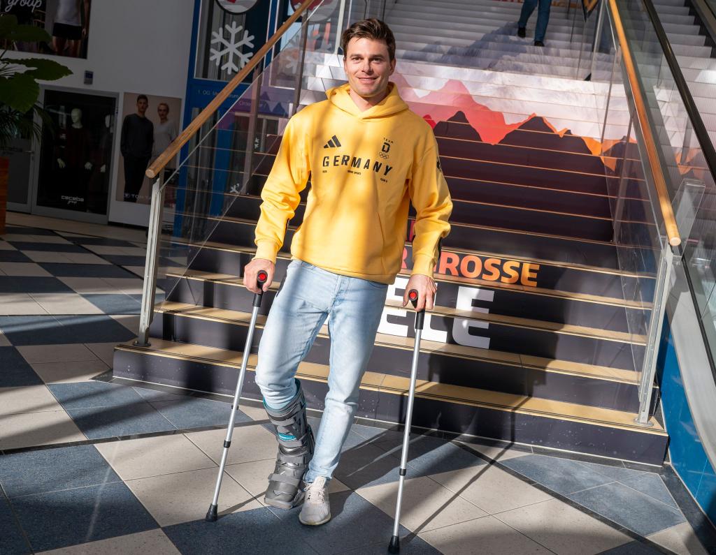 Alexander Schmid hat sich kurz vor den Olympischen Spielen am Knöchel verletzt. - Foto: Peter Kneffel/dpa