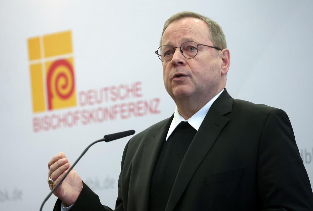 Bischof Bätzing steht für eine zweite Amtszeit als Vorsitzender der Bischofskonferenz nicht zur Verfügung. (Archivbild) - Foto: Karl-Josef Hildenbrand/dpa