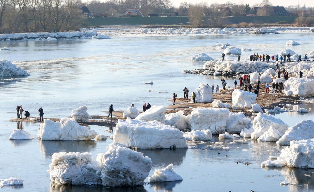 Eisberge auf der Elbe - Foto: Bodo Marks/dpa