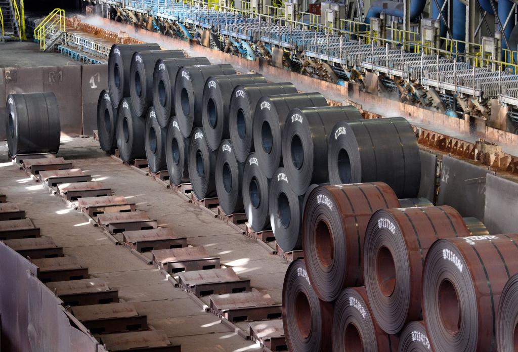 Die deutsche Industrie klagt sehr viel seltener über Materialmangel. (Archivbild) - Foto: Soeren Stache/dpa-Zentralbild/dpa