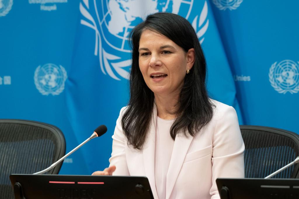 Baerbock zeigt keine Begeisterung für Trumps Vorstoß. - Foto: Evan Schneider/UN/XinHua/dpa