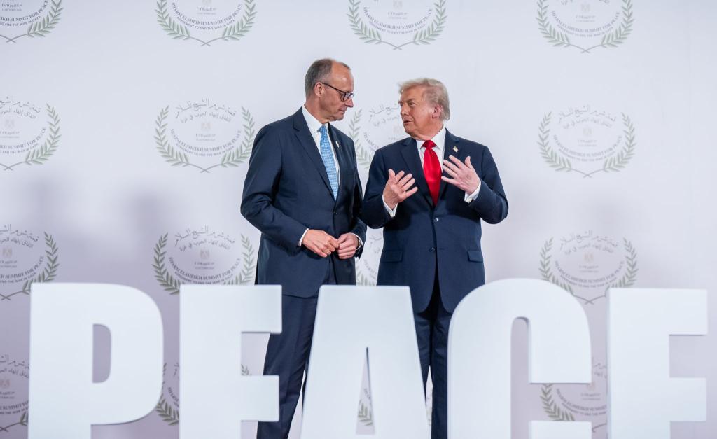 Nach Trumps Wende bei seiner Zolldrohung wird in Davos nun Merz' Rede erwartet. (Archivbild) - Foto: Michael Kappeler/dpa