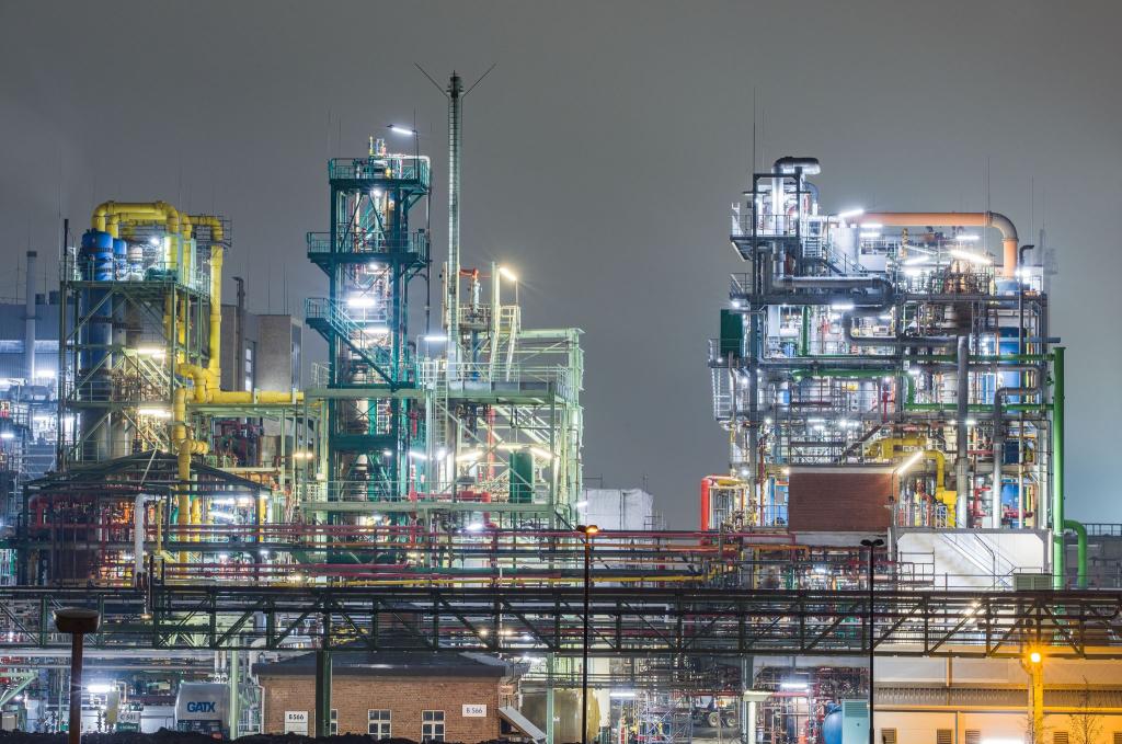 Die deutsche Wirtschaft kommt nur langsam aus dem Tief. (Symbolbild) - Foto: Andreas Arnold/dpa