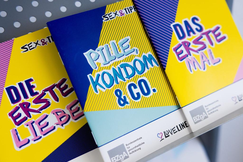 23 Prozent der 16-Jährigen haben laut Umfrage schon Geschlechtsverkehr gehabt - bei der Vorgängerstudie 2019 waren es noch 34 Prozent. - Foto: Rolf Vennenbernd/dpa