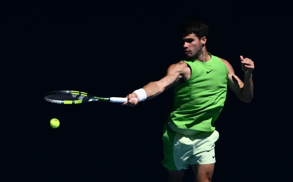 Carlos Alcaraz steht in Melbourne im Achtelfinale. - Foto: Joel Carrett/AAP/dpa