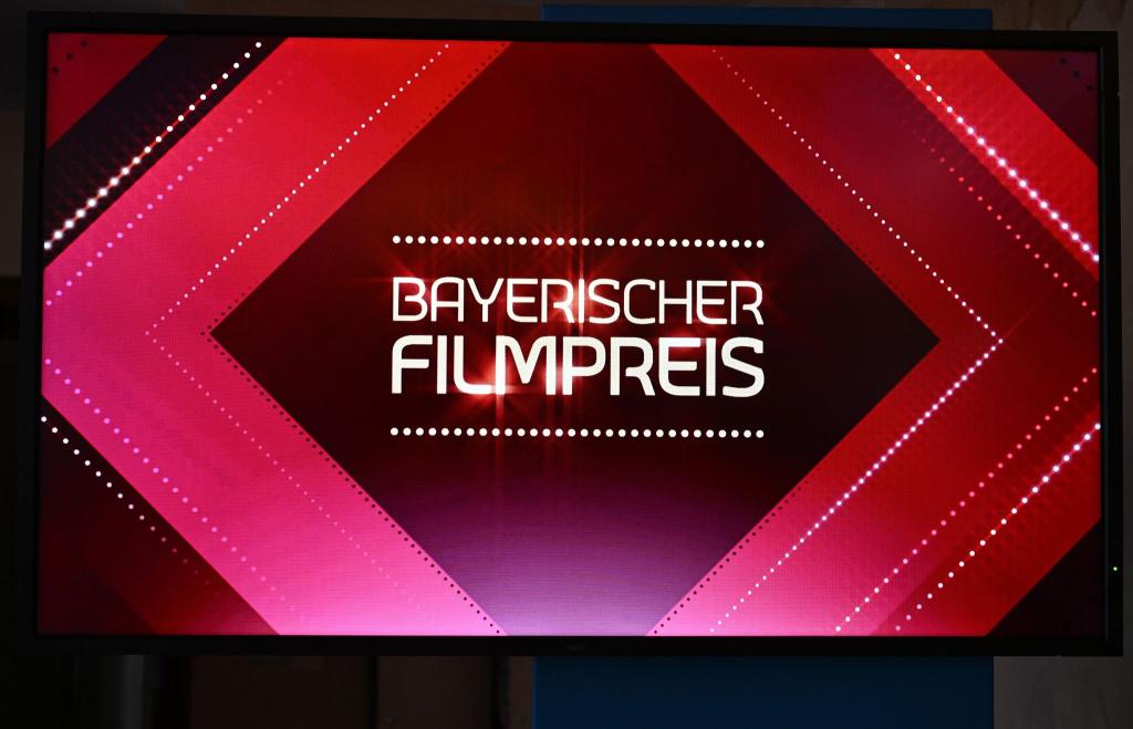 Der Bayerische Filmpreis würdigt bekannte und neue Talente. (Archivbild) - Foto: Felix Hörhager/dpa