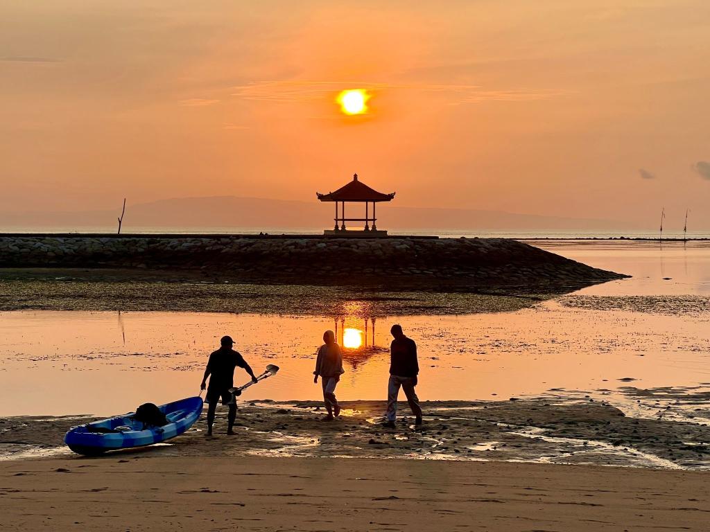 Für viele ist Bali das Traumziel schlechthin - aber der Massentourismus macht der 