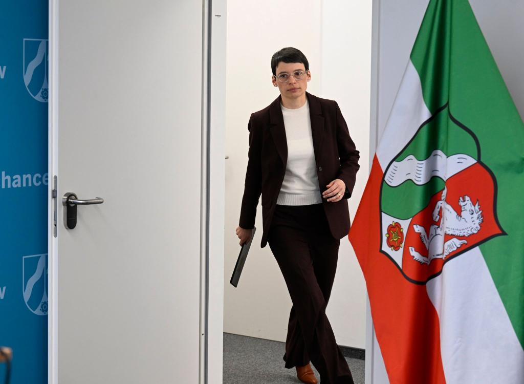 Paul erklärt ihren Rücktritt mit der zunehmenden Polarisierung um ihre Person - und gibt sich selbstkritisch. - Foto: Roberto Pfeil/dpa