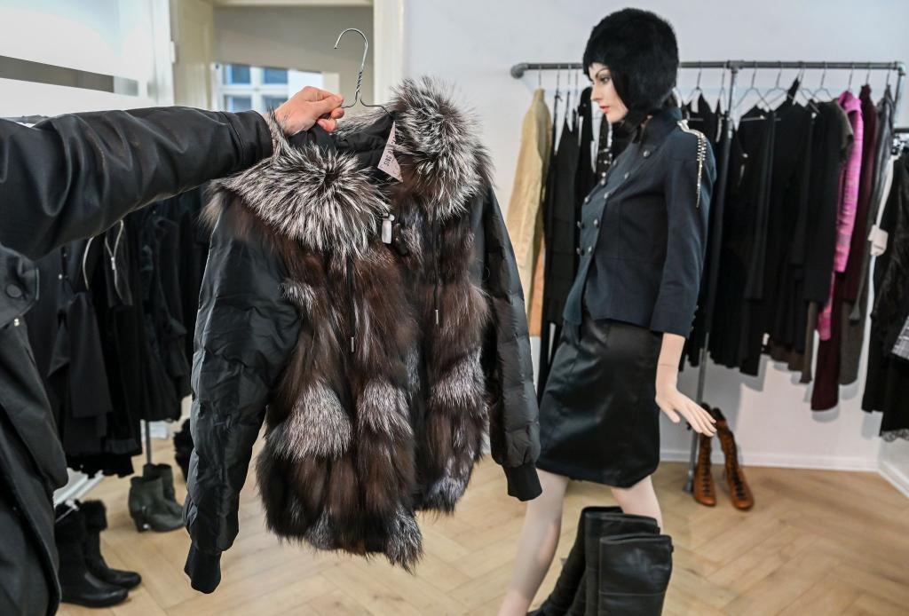 Pelze sind wieder salonfähig - vor allem, wenn es gebrauchte Stücke sind. - Foto: Jens Kalaene/dpa