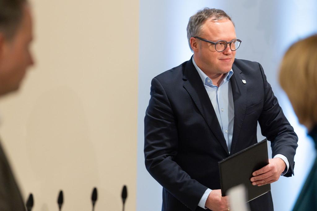 Die TU Chemnitz will Mario Voigt den Doktortitel entziehen. - Foto: Michael Reichel/dpa