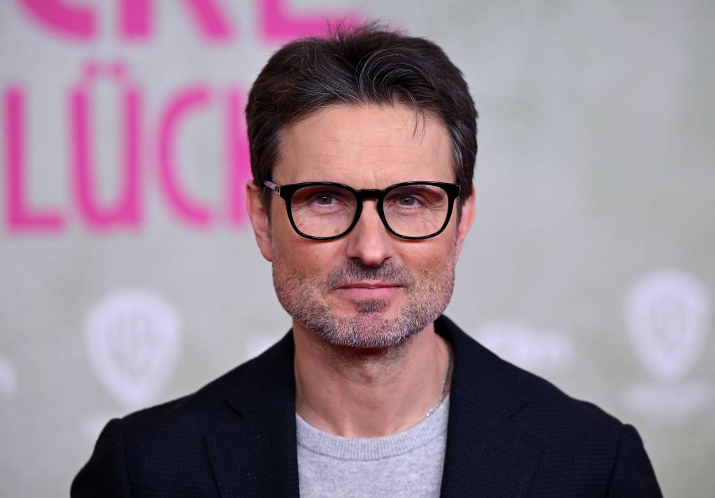 Gerade hat Regisseur Simon Verhoeven seinen neuen Fim «Ach, diese Lücke, diese entsetzliche Lücke» vorgestellt. (Archivbild) - Foto: Sven Hoppe/dpa