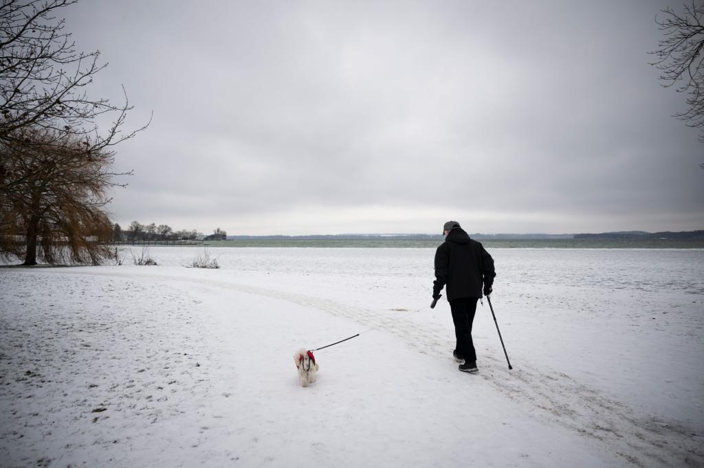 Im Norden bleibt es frostig. - Foto: Philip Dulian/dpa