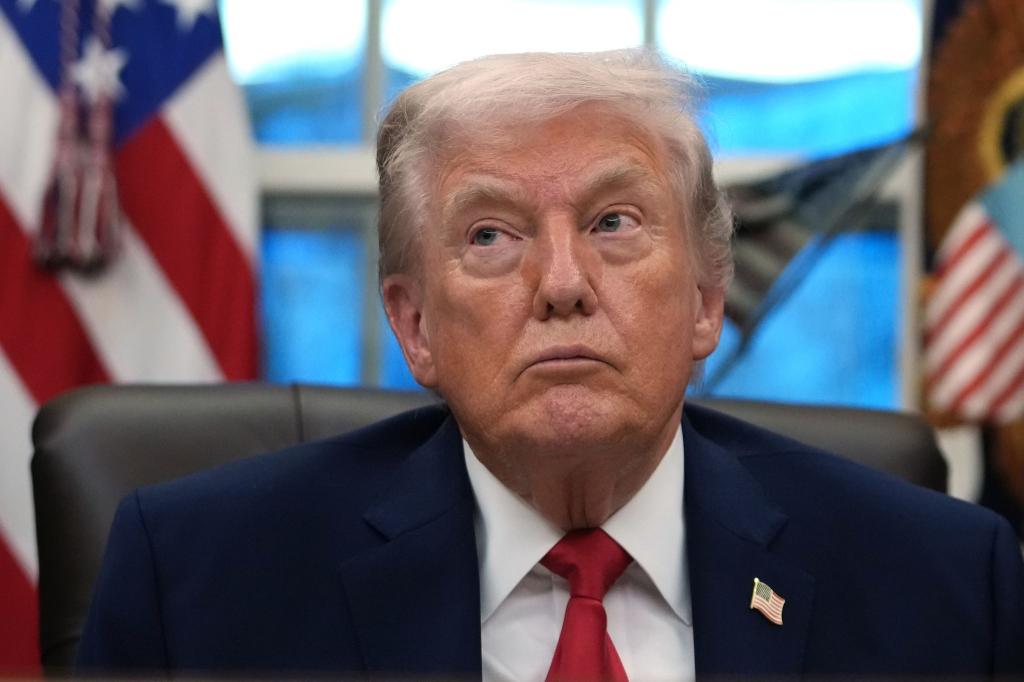 Trump erhöht den Druck auf Kuba - und setzt dafür einmal mehr auf Zölle. - Foto: Allison Robbert/AP/dpa