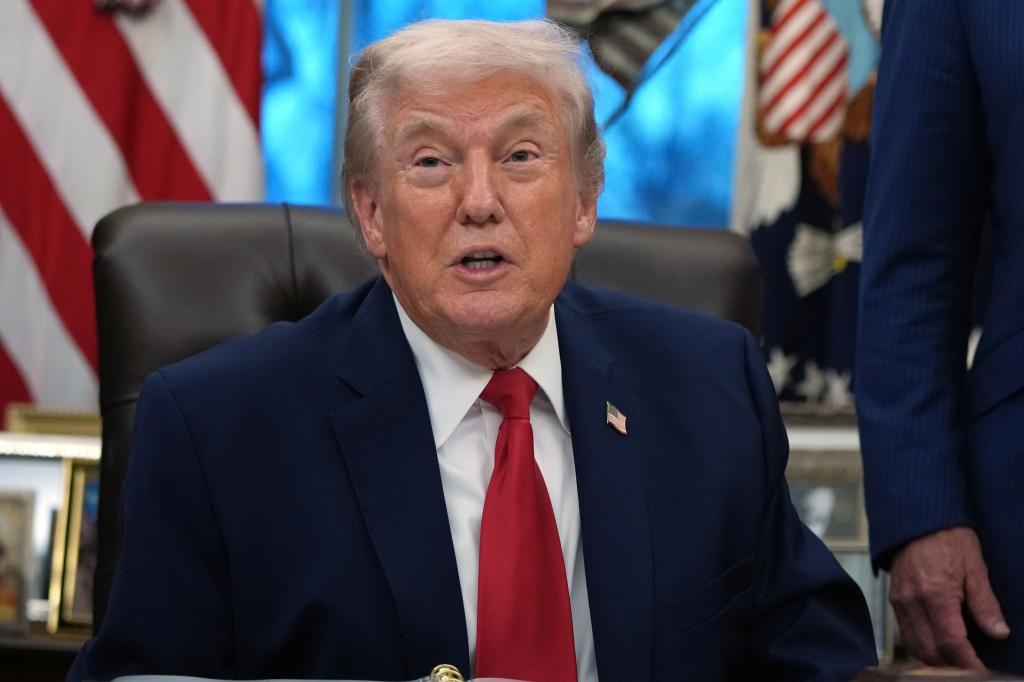 US-Präsident Donald Trump reichte die Klage formal als Privatmann ein. - Foto: Allison Robbert/AP/dpa