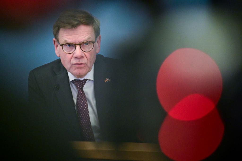 Auch die Bundesregierung greift den KI-Trend um den Pinguin auf. (Archivbild) - Foto: Sebastian Christoph Gollnow/dpa