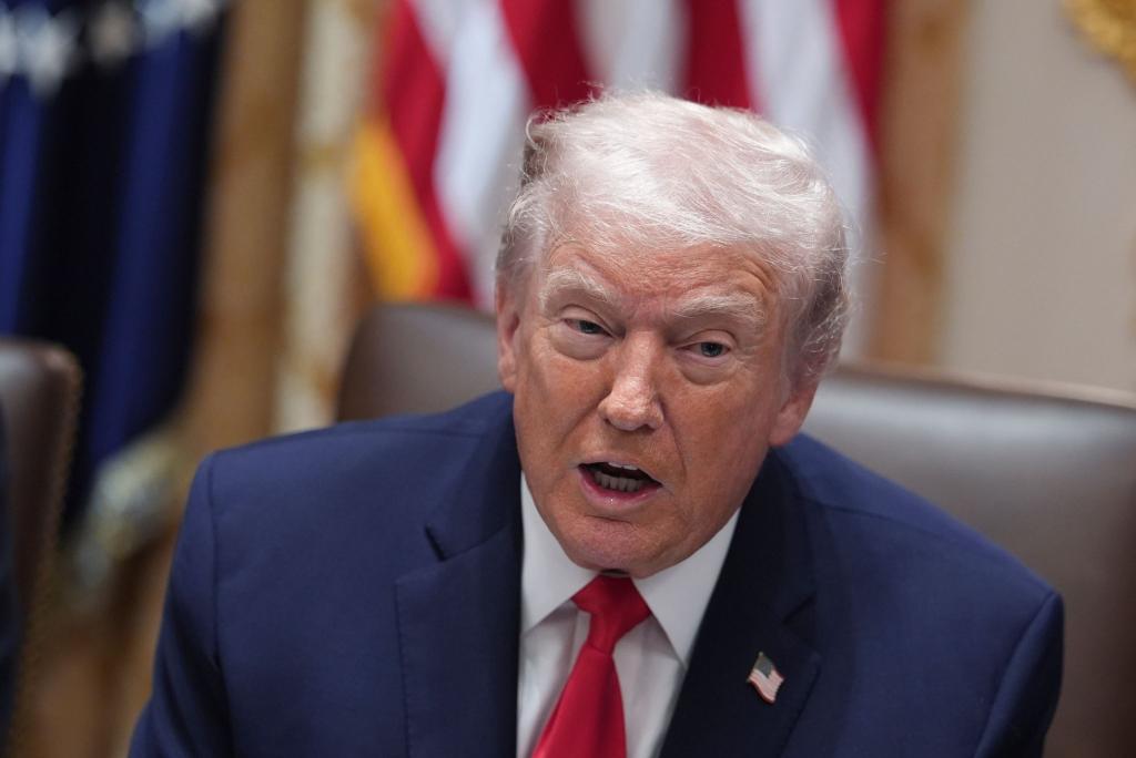 US-Präsident Trump hat seinen Kandidaten für die Nachfolge an der Spitze der Fed gefunden. - Foto: Evan Vucci/AP/dpa