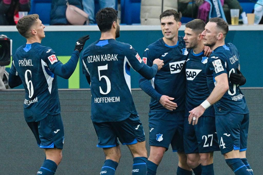 Brach den Bann gegen Union: Torjäger Andrej Kramaric (2.v.r.). - Foto: Uwe Anspach/dpa